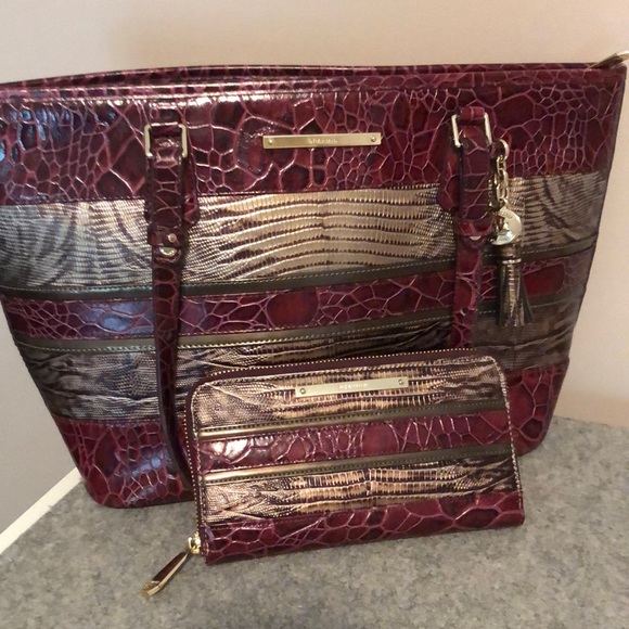 Handbags - Purse and wallet